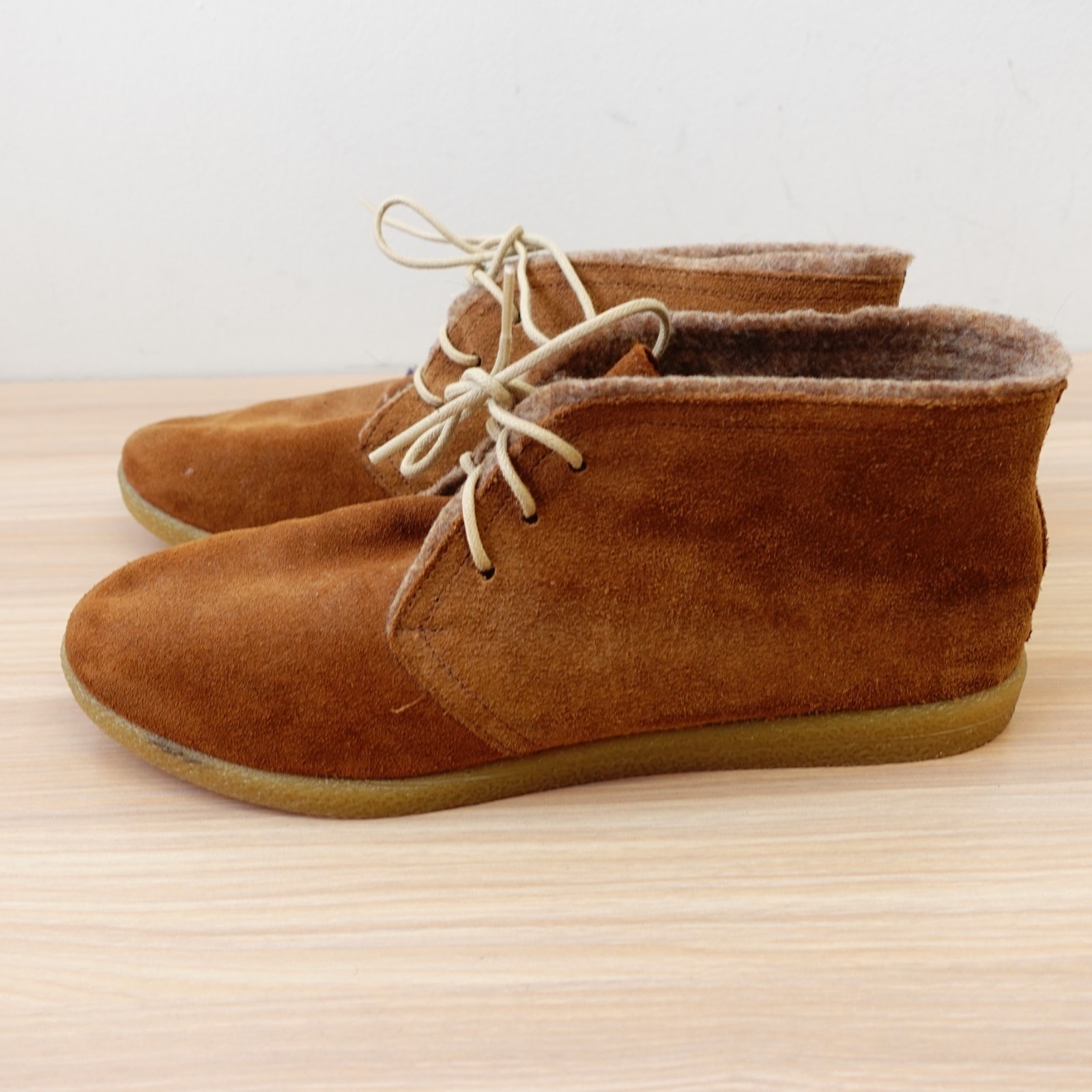 Tan Wool Suede Chukka Desert Boots Women 8.5 39 Camel Crepe Sole Crown Vintage